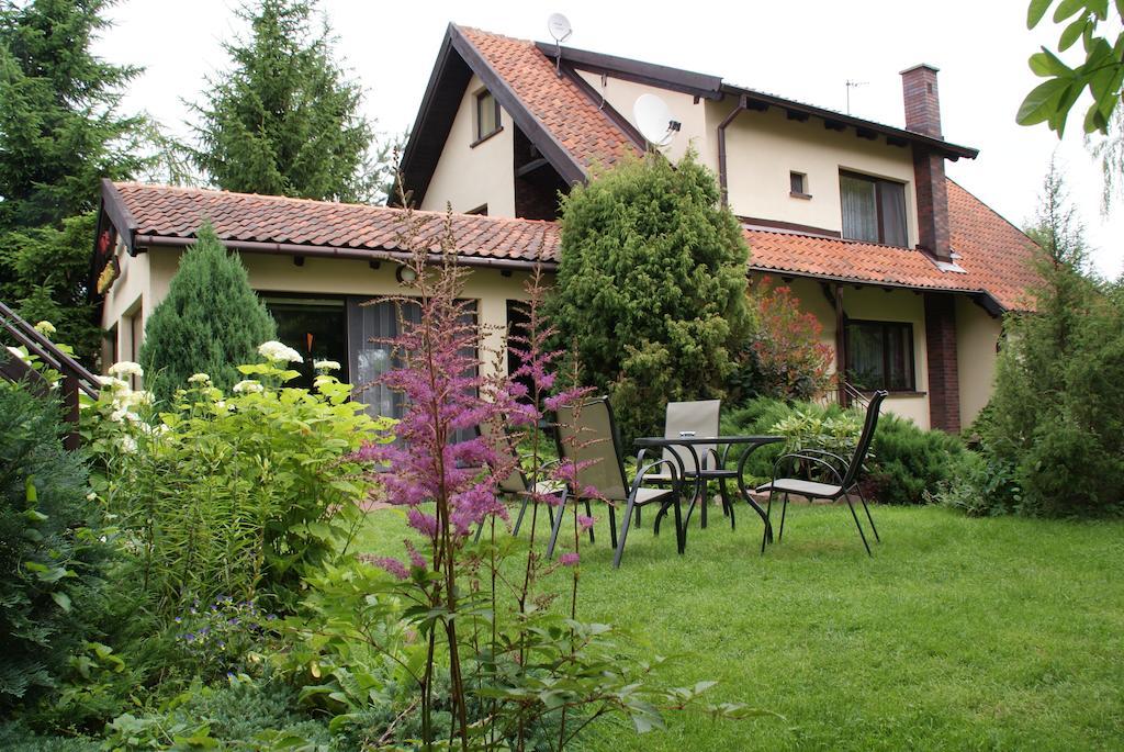 Gosciniec Yaga Bed & Breakfast Wilkasy Exterior photo