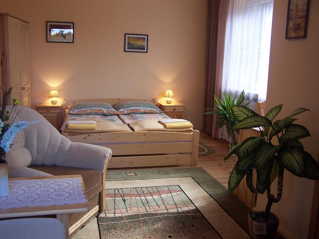 Gosciniec Yaga Bed & Breakfast Wilkasy Room photo